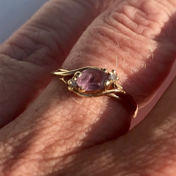 Jewelry - Vintage 10K Yellow Gold Amethyst Diamond Ring 7.5